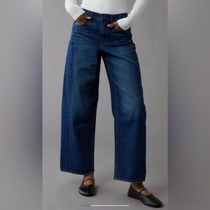 American Eagle Outfitters Dreamy Drape Barrel Jeans